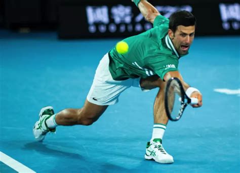 what trainers does djokovic wear